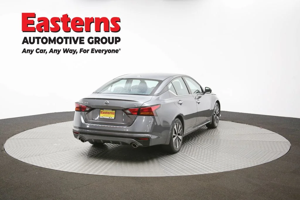 Used 2022 Gray Nissan 2.5 SV image 37