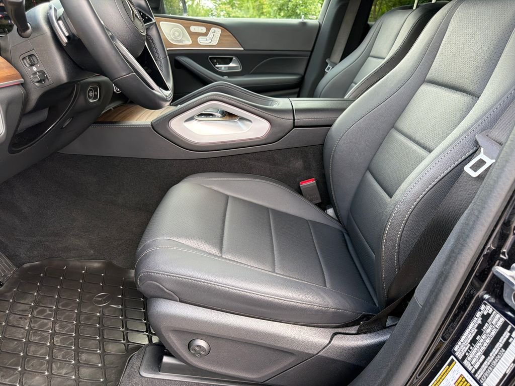 Certified Used 2025 Obsidian Black Metallic Mercedes-Benz GLE 450 image 19