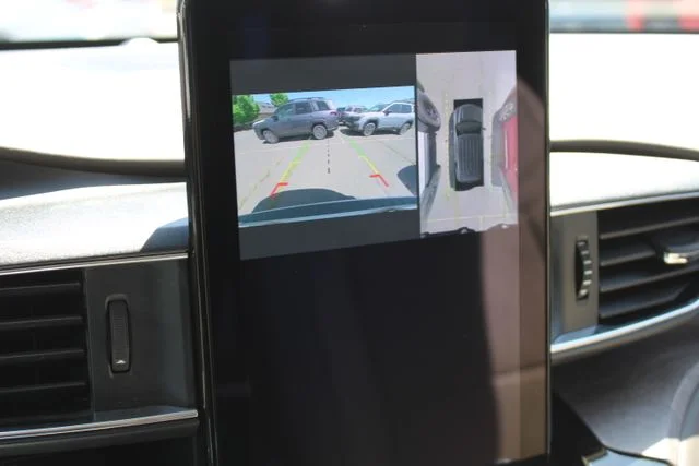 Used 2021 White Ford Platinum image 25
