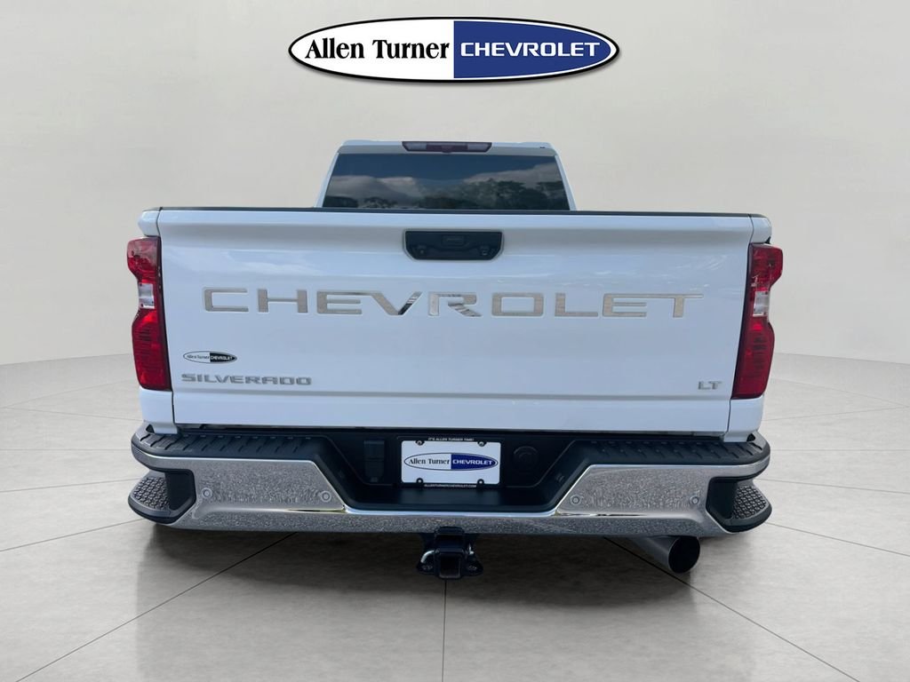 Used 2025 White Chevrolet LT image 5