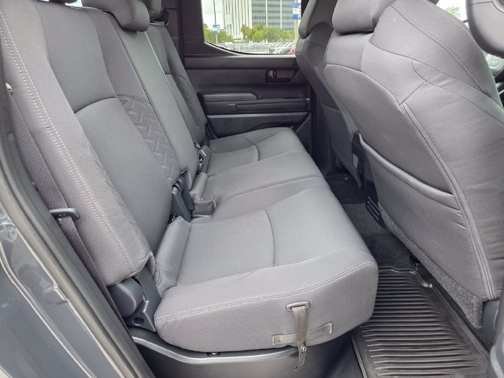 2025 Toyota Tacoma SR5 - Photo 15