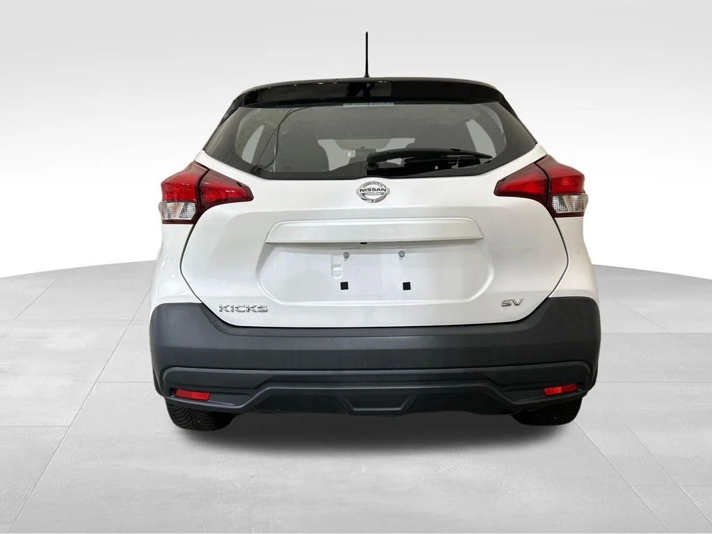 Used 2018 White Nissan SV image 4
