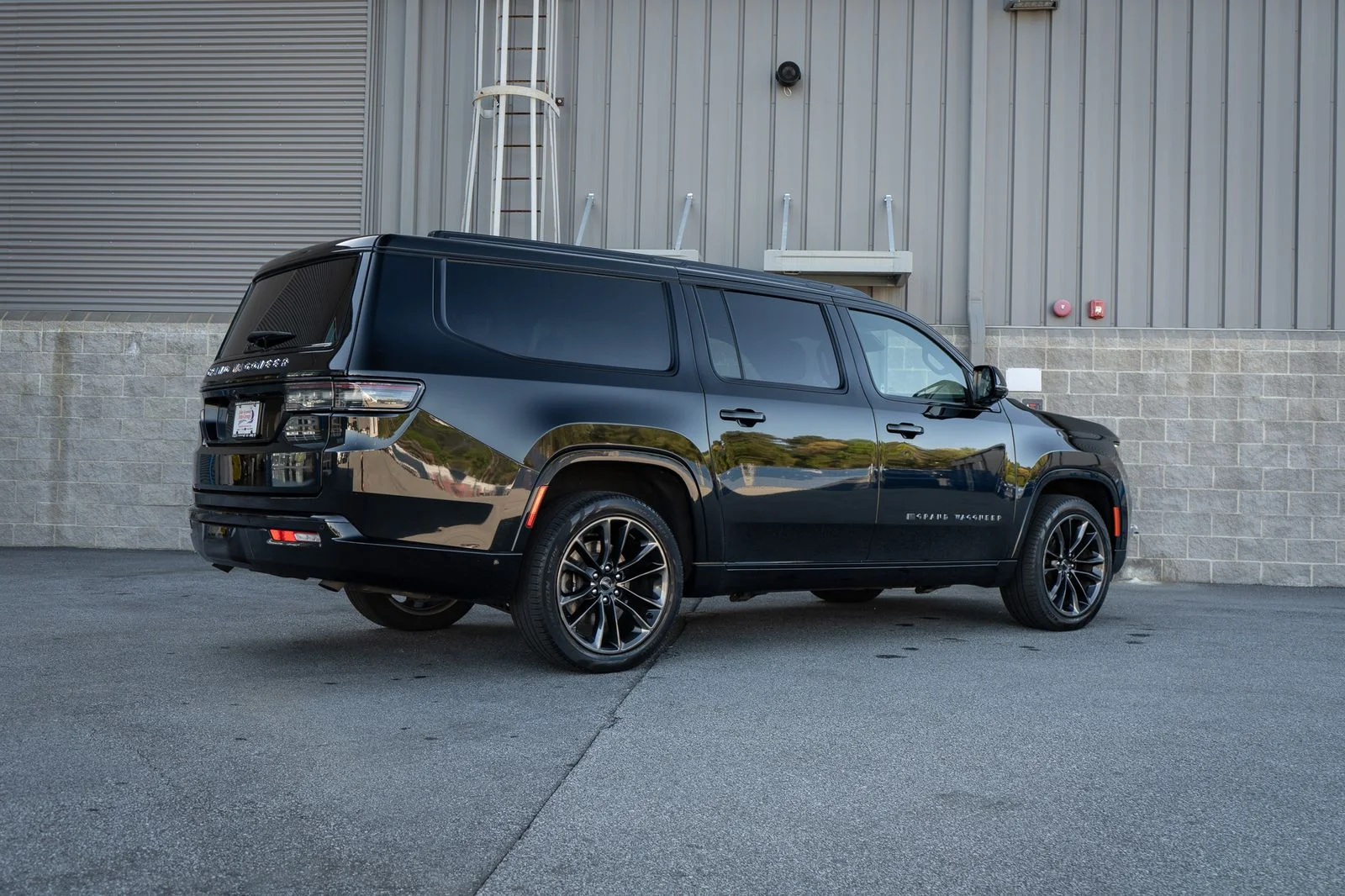 Used 2024 Diamond Black Jeep Series II image 19