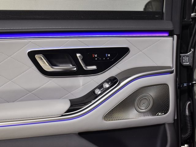New 2026 MANUFAKTUR Graphite Metallic Mercedes-Benz S 580 image 86