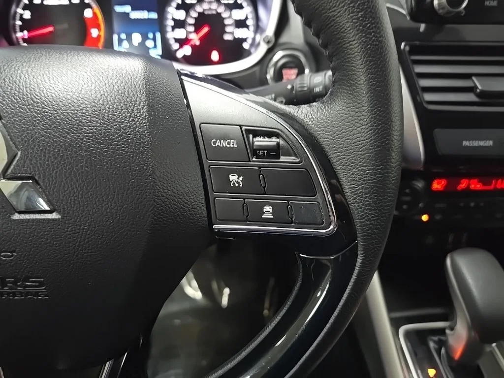 Used 2025 Black Mitsubishi SE image 23