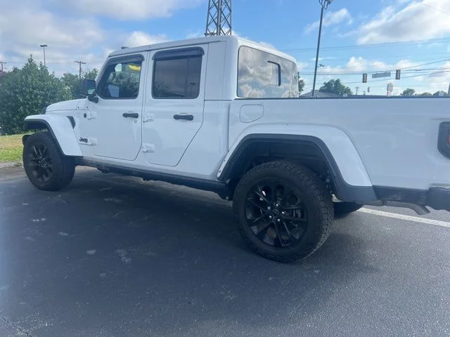 2025 Jeep Gladiator Nighthawk Auto's photo