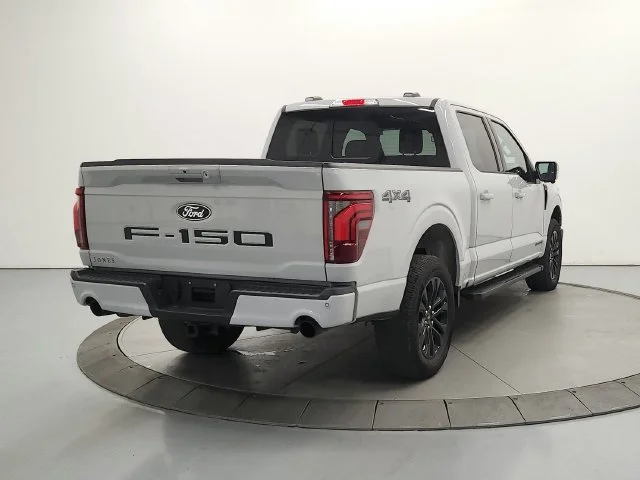 Used 2024 Avalanche Ford LARIAT image 9