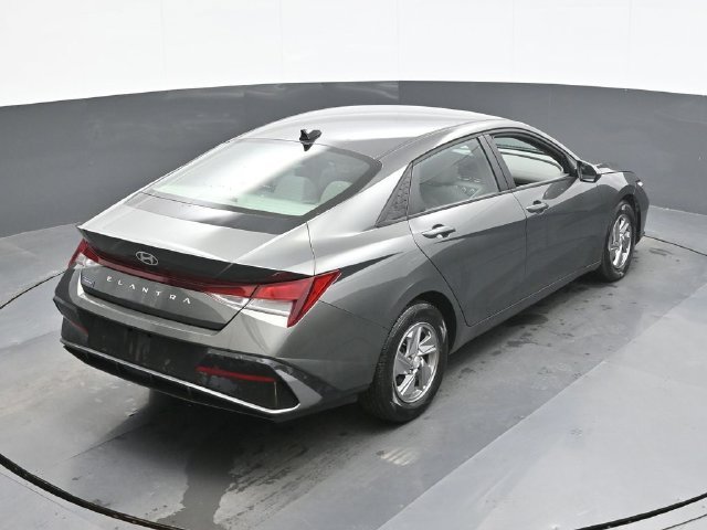 Used 2025 Gray Hyundai SE image 17