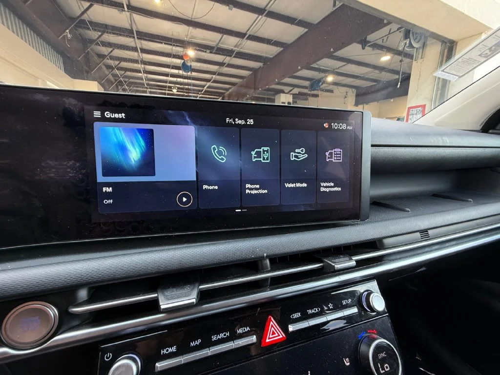 Used 2025 Gray Hyundai SEL image 21