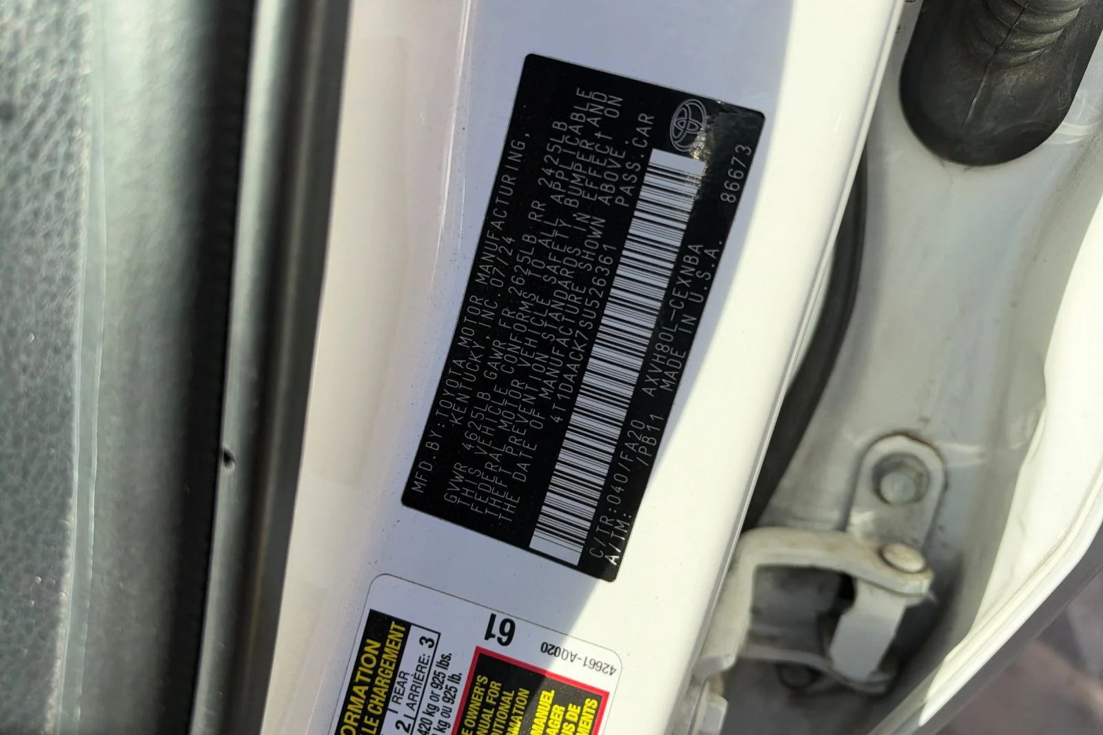 Used 2025 White Toyota LE image 3
