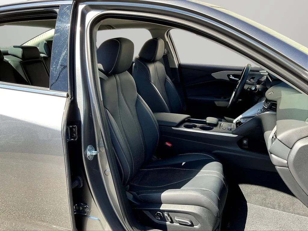 Certified Used 2025 Liquid Carbon Metallic Acura Technology Package image 29