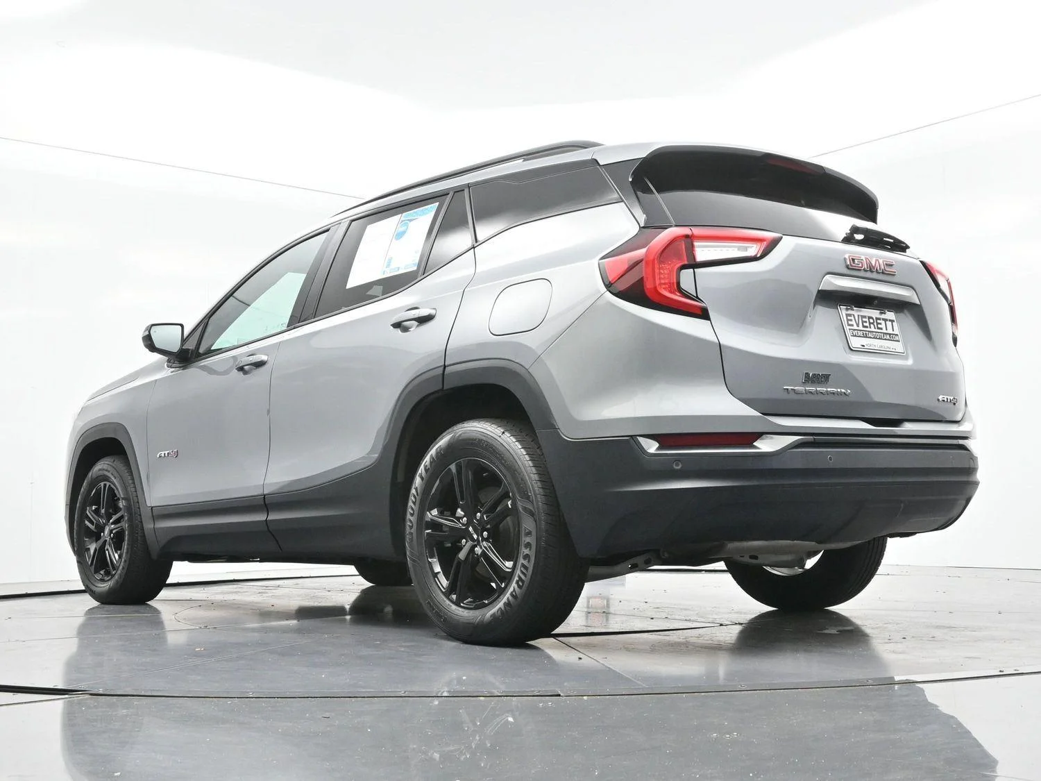 Used 2023 Sterling Metallic GMC AT4 image 54