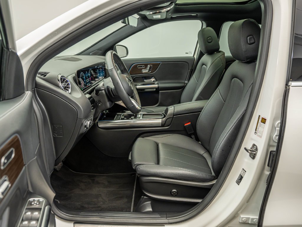 Used 2026 Polar White Mercedes-Benz GLA 250 image 41
