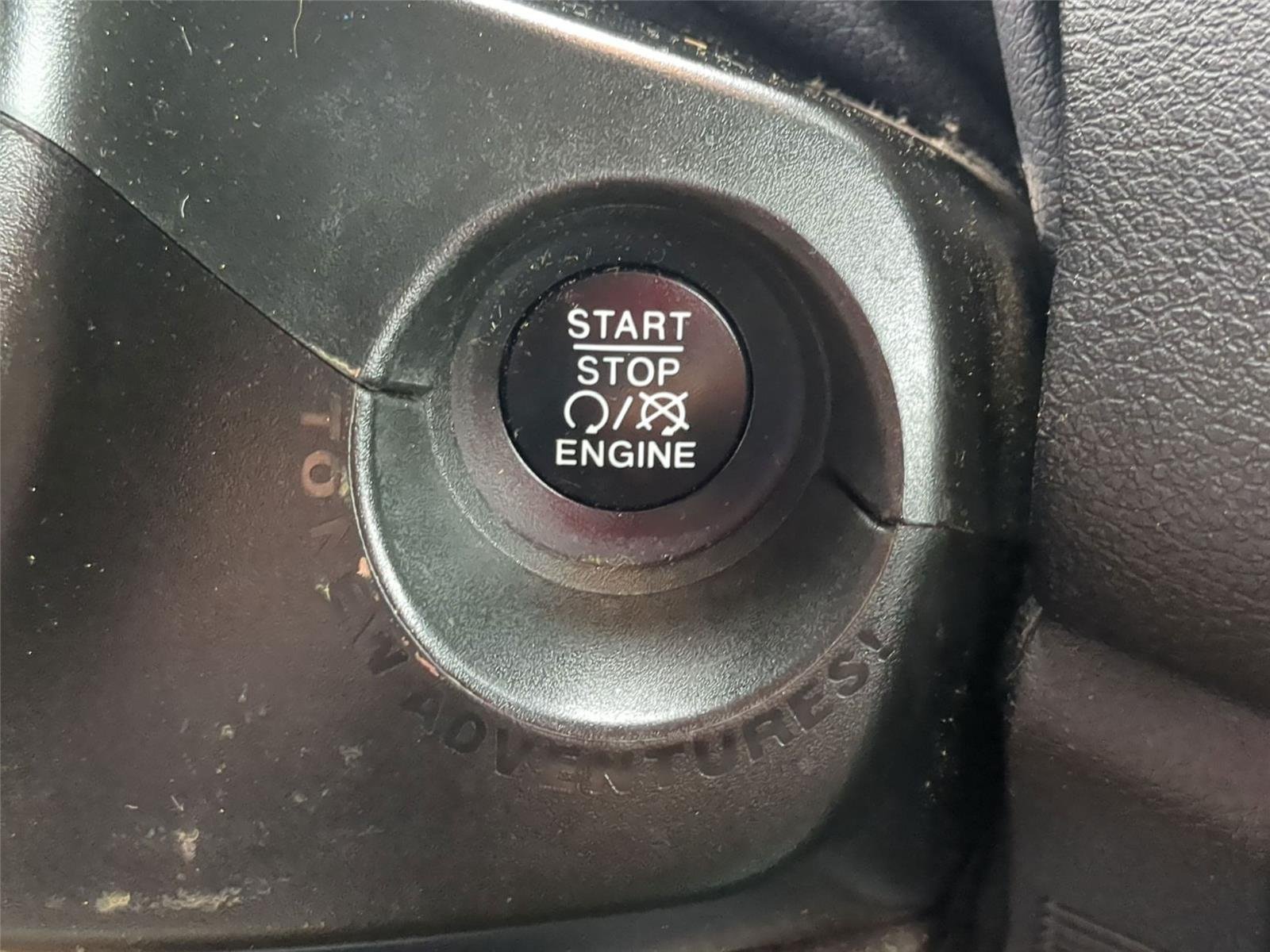 Used 2021 Bikini Metallic Clearcoat Jeep Sport image 29