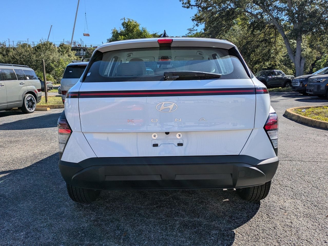 New 2027 Atlas White Hyundai SE FWD image 6