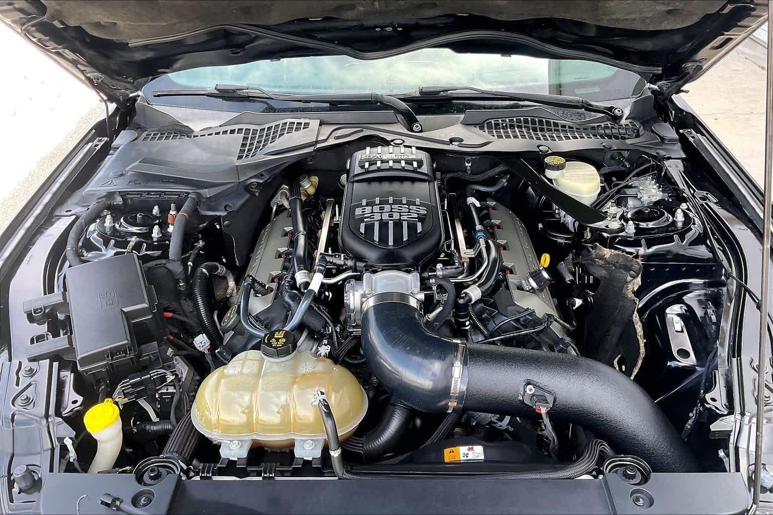 Used 2017 Shadow Black Ford GT Premium image 32