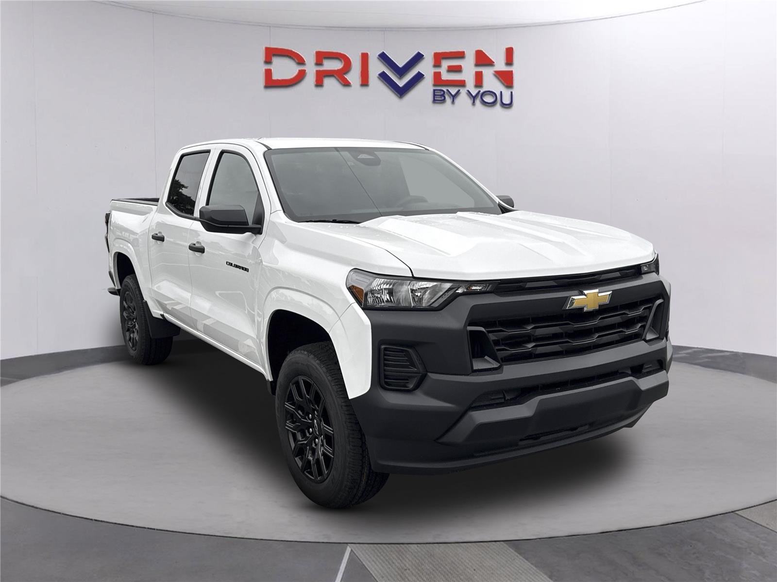 New 2026 Summit White Chevrolet WT image 2