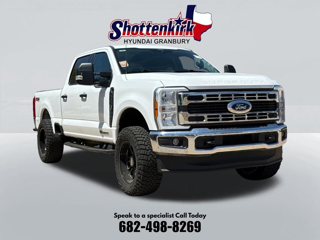 Used 2025 White Ford XLT image 3