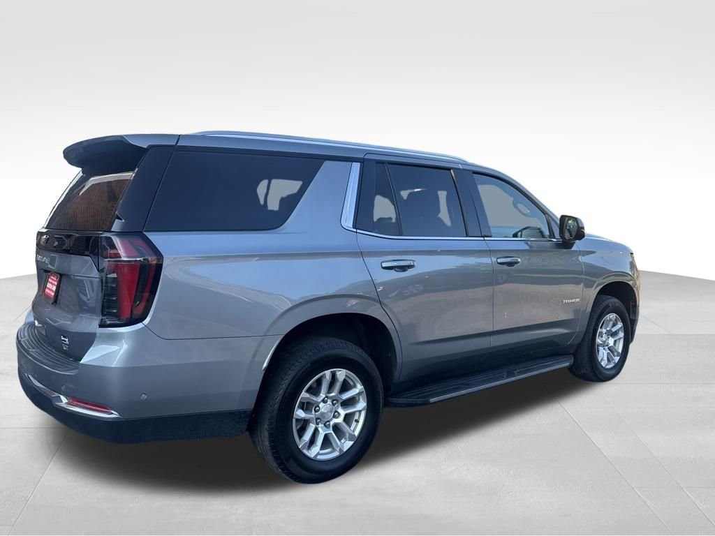 Used 2025 Gray Chevrolet LT image 3