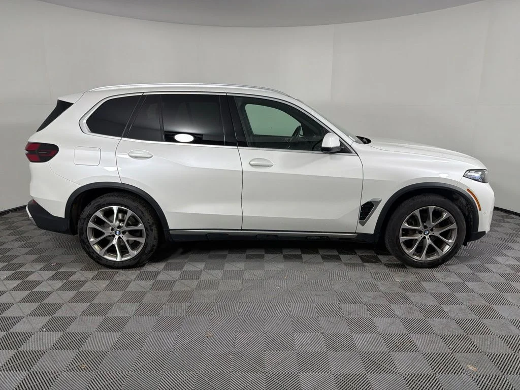Certified Used 2024 White BMW xDrive40i image 4