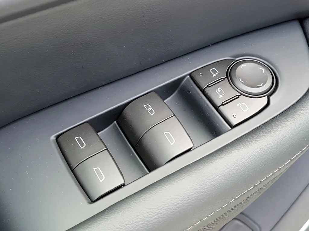New 2026 Summit White Buick Preferred image 19