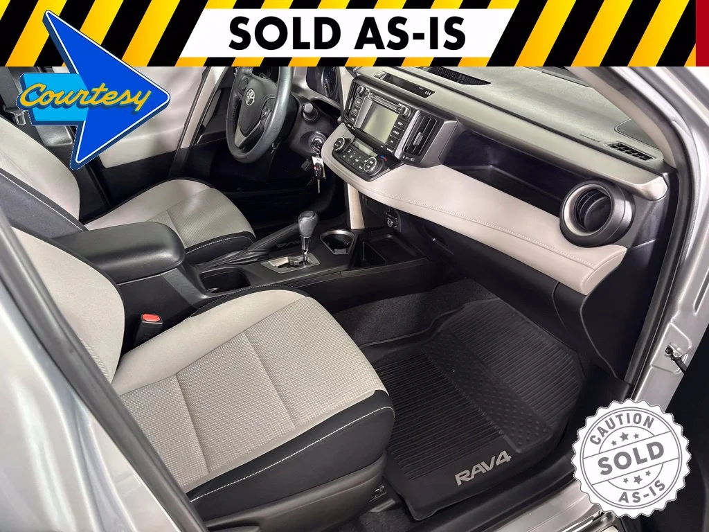 Used 2017 Silver Toyota XLE image 14
