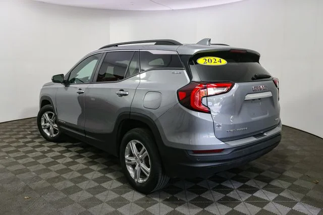 Used 2024 Silver GMC SLE image 8