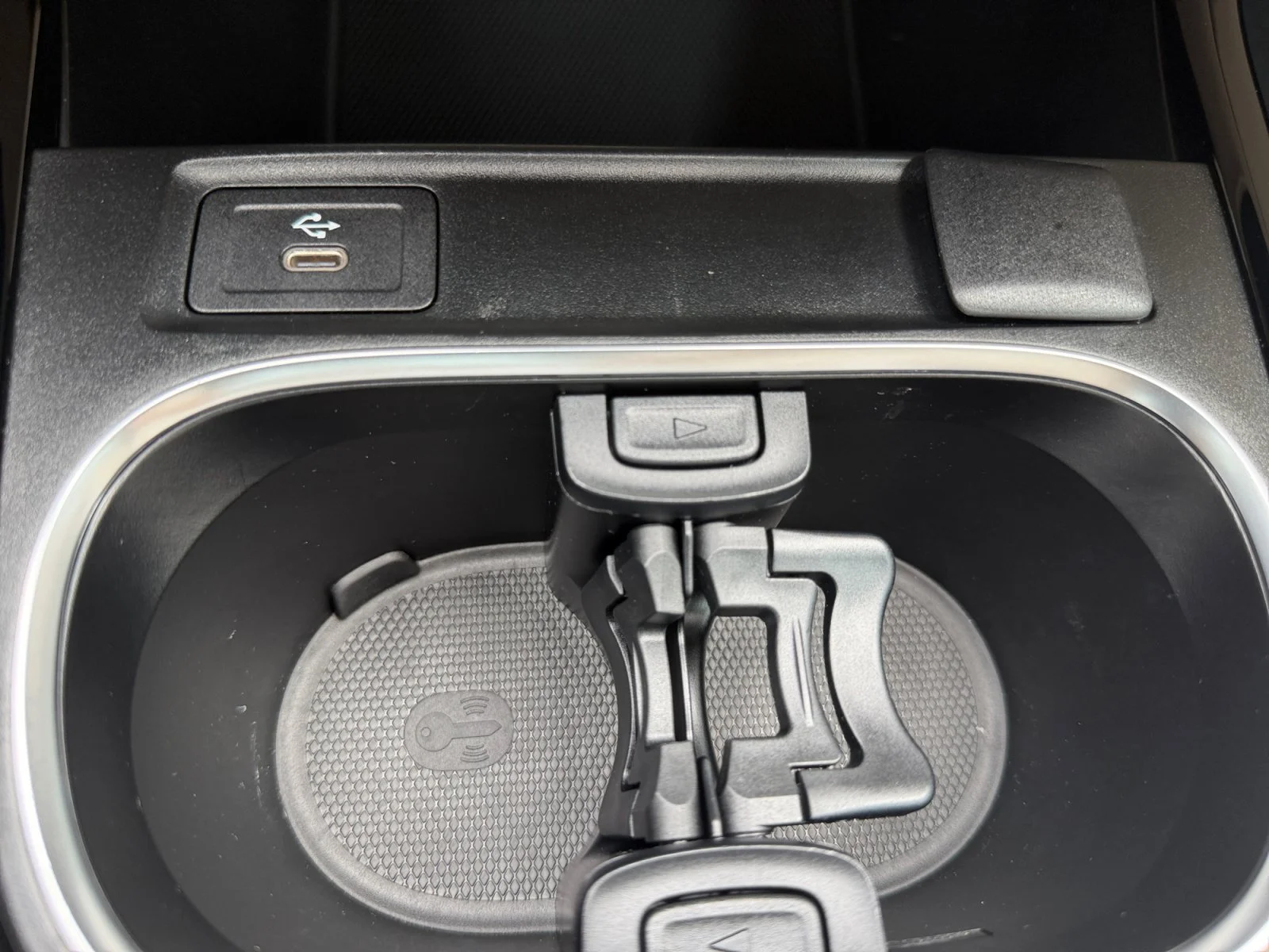 Used 2025 Polar White Mercedes-Benz CLA 250 image 23