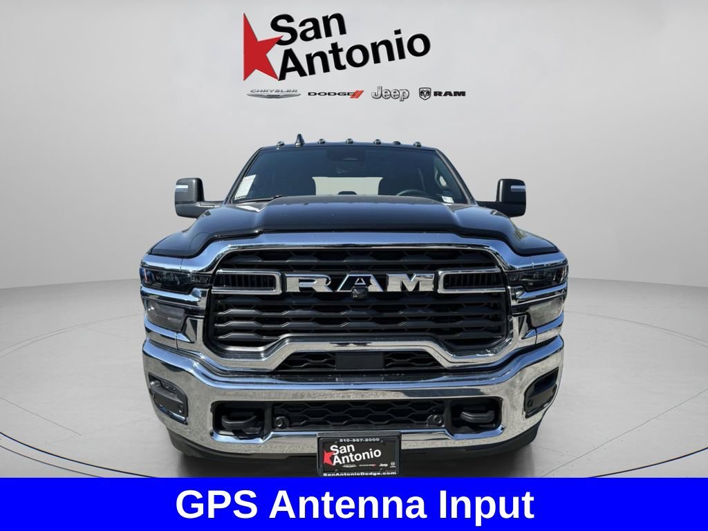New 2026 Diamond Black Crystal Pearl-Coat Exterior Paint RAM Tradesman image 5