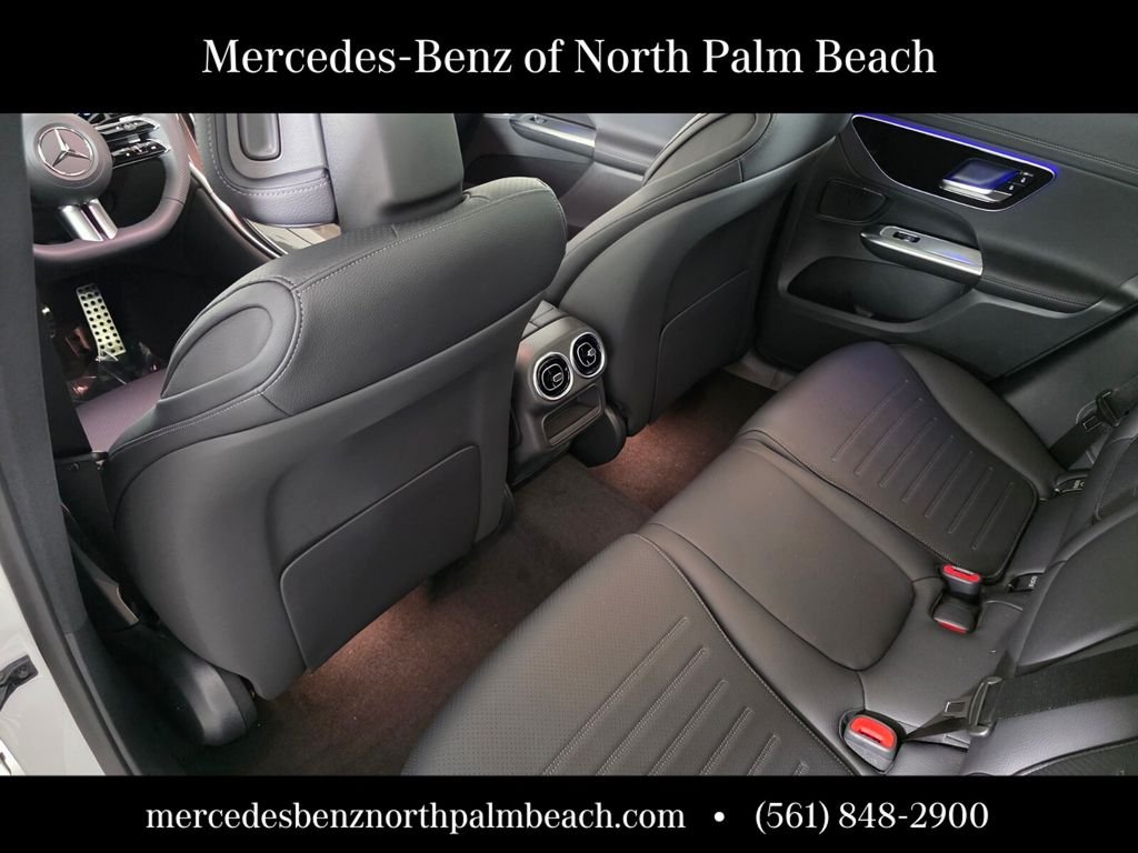 New 2026 Polar White Mercedes-Benz GLC 300 image 13