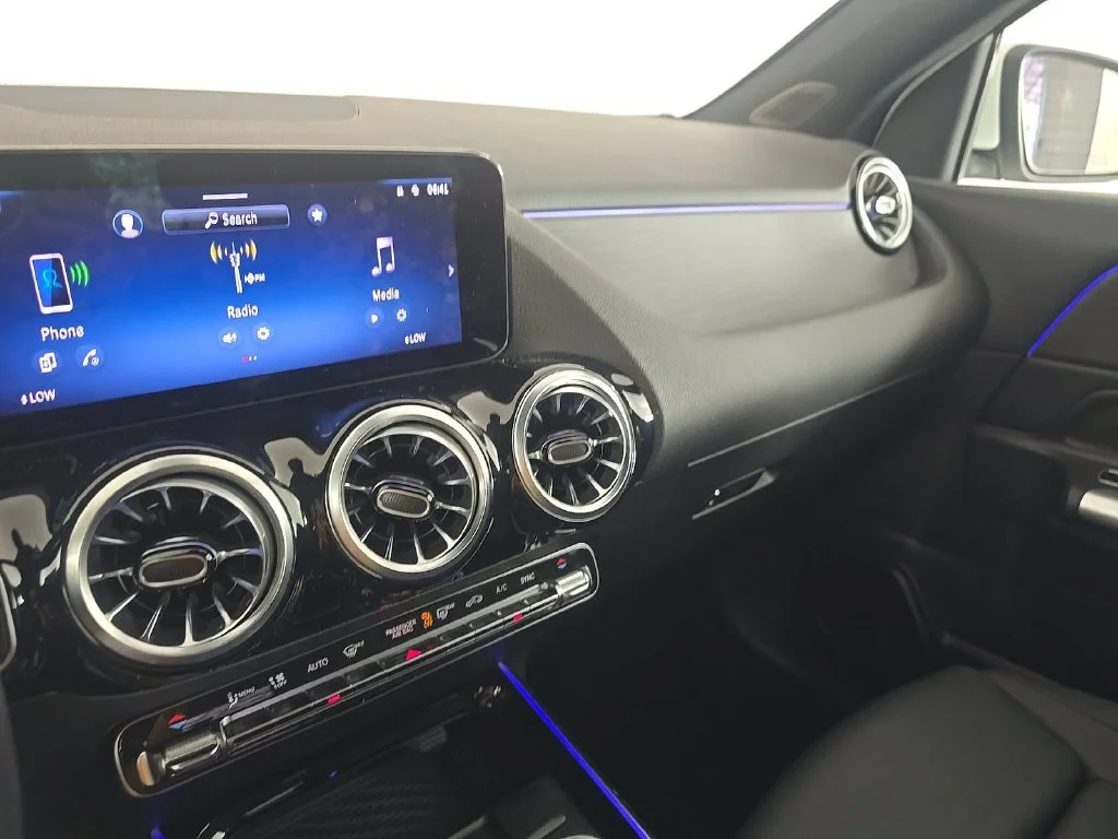 Used 2025 White Mercedes-Benz GLA 250 image 11