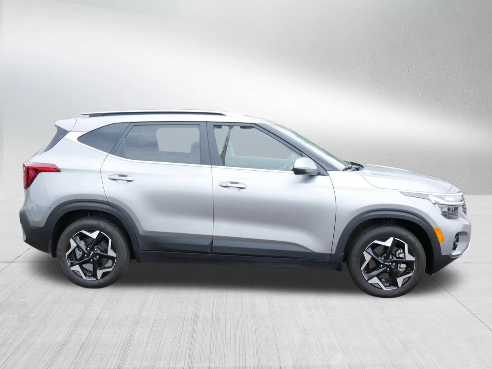 Used 2024 Steel Gray Kia EX image 8