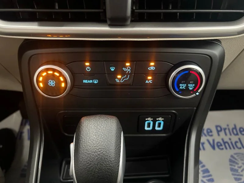 Used 2022 White Ford S image 26