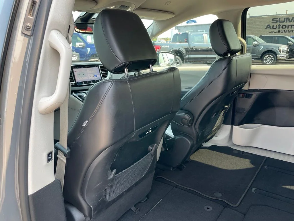 Used 2023 Ceramic Gray Clearcoat Chrysler Touring L image 44