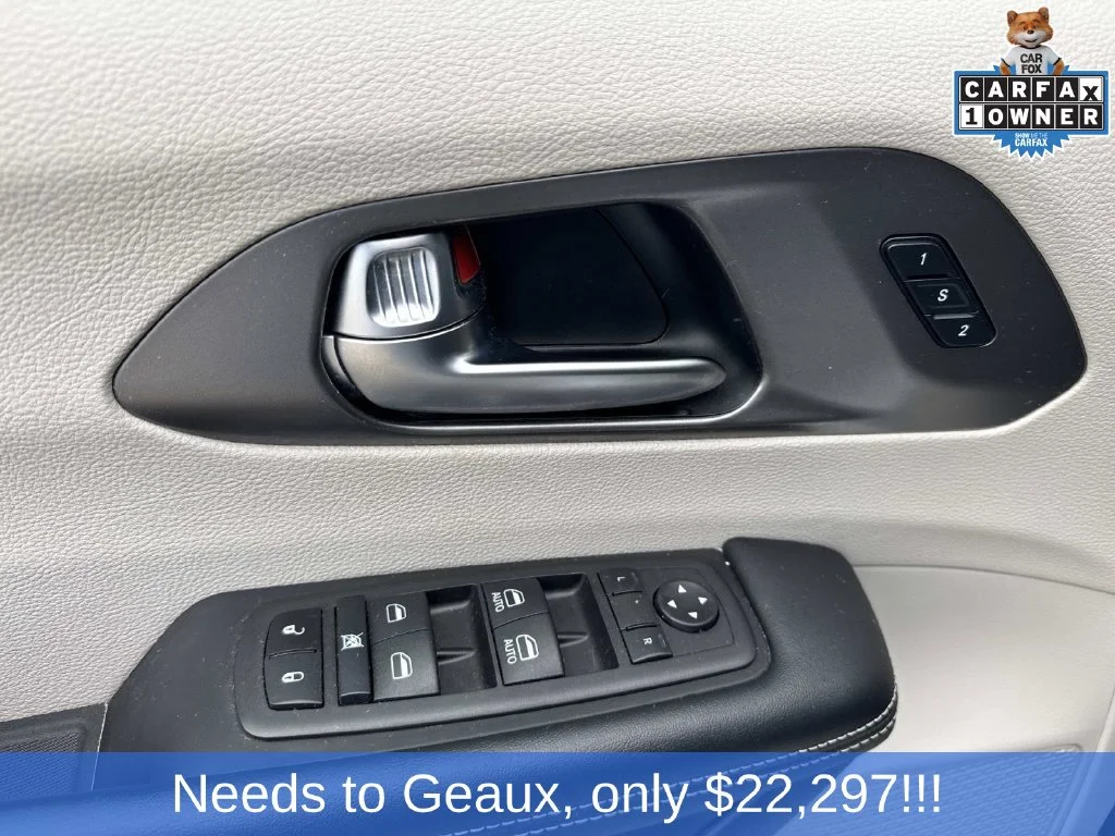 Used 2023 Silver Chrysler Touring L image 37