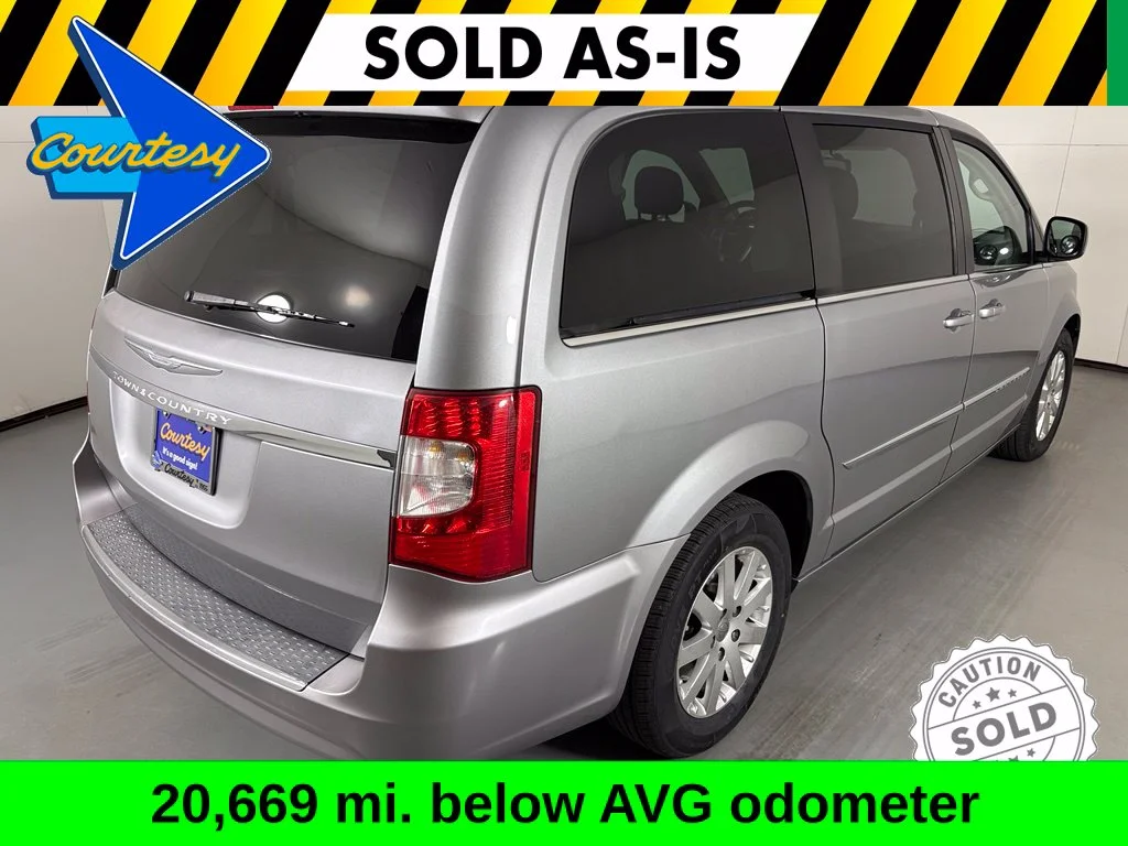 Used 2014 Silver Chrysler Touring image 8
