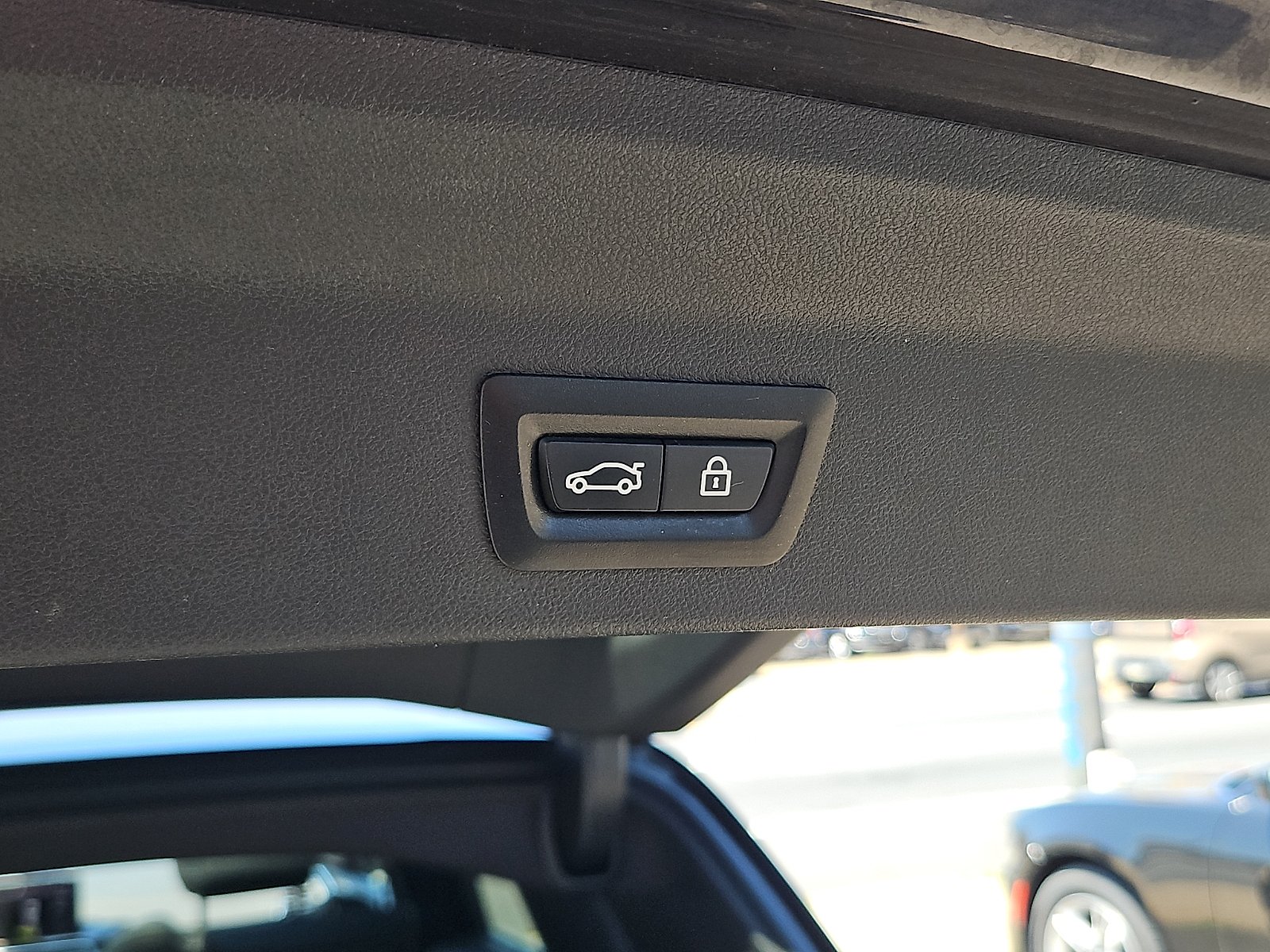 Used 2022 Dark Graphite Metallic - A90 BMW sDrive30i image 31