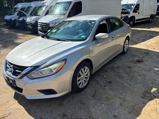 Used 2017 Silver Nissan 2.5 S image 4