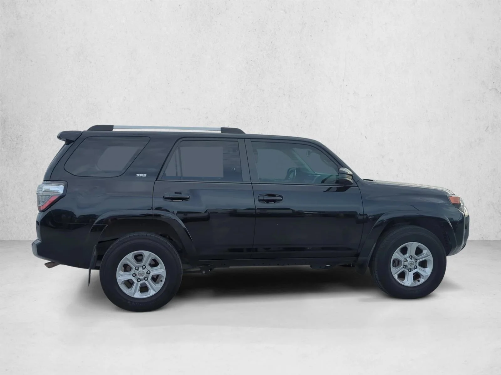 Used 2022 Midnight Black Metallic Toyota SR5 image 5