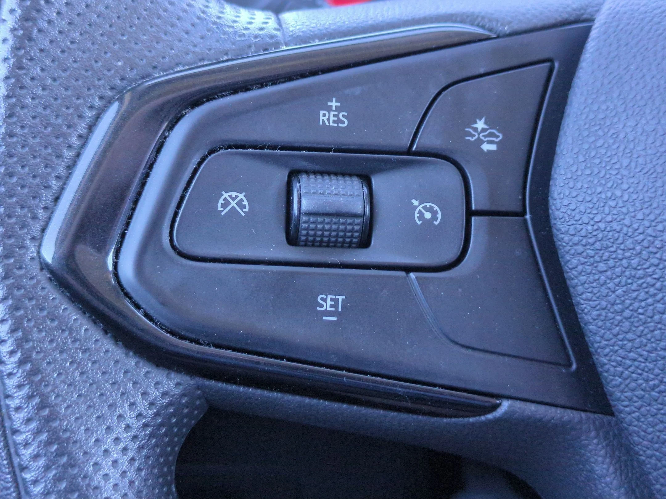 Used 2022 Summit White Chevrolet LT image 17
