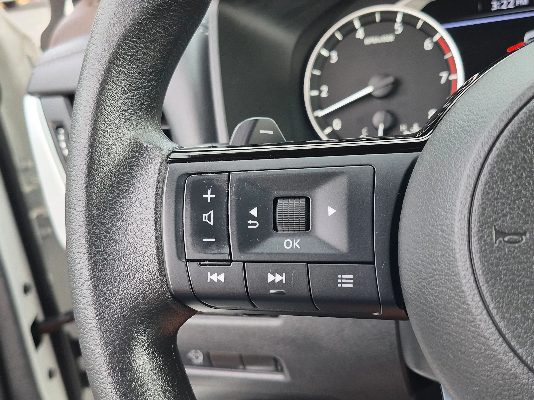 Used 2023 Pearl White Tricoat Nissan SV image 14