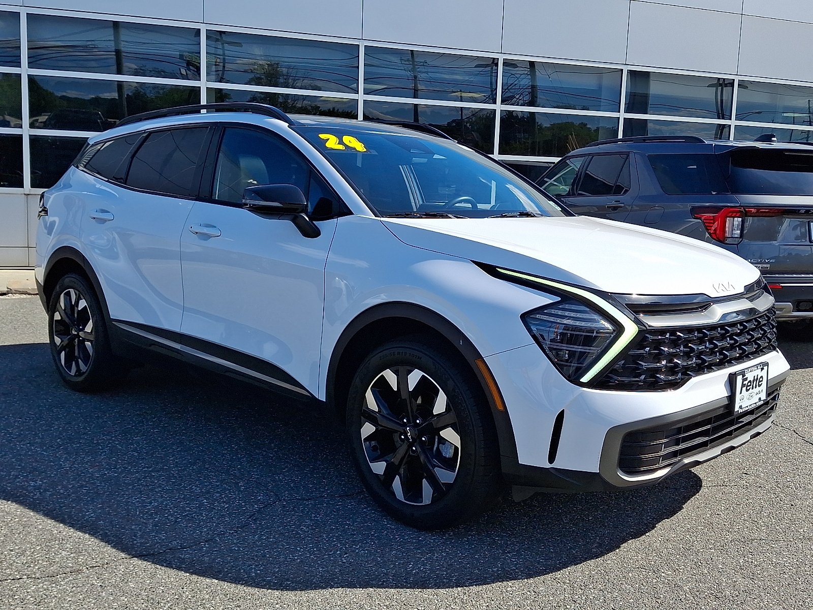 Used 2024 Glacial White Pearl - GWP Kia X-Line image 3