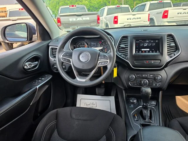 Used 2021 Blue Jeep Latitude image 15
