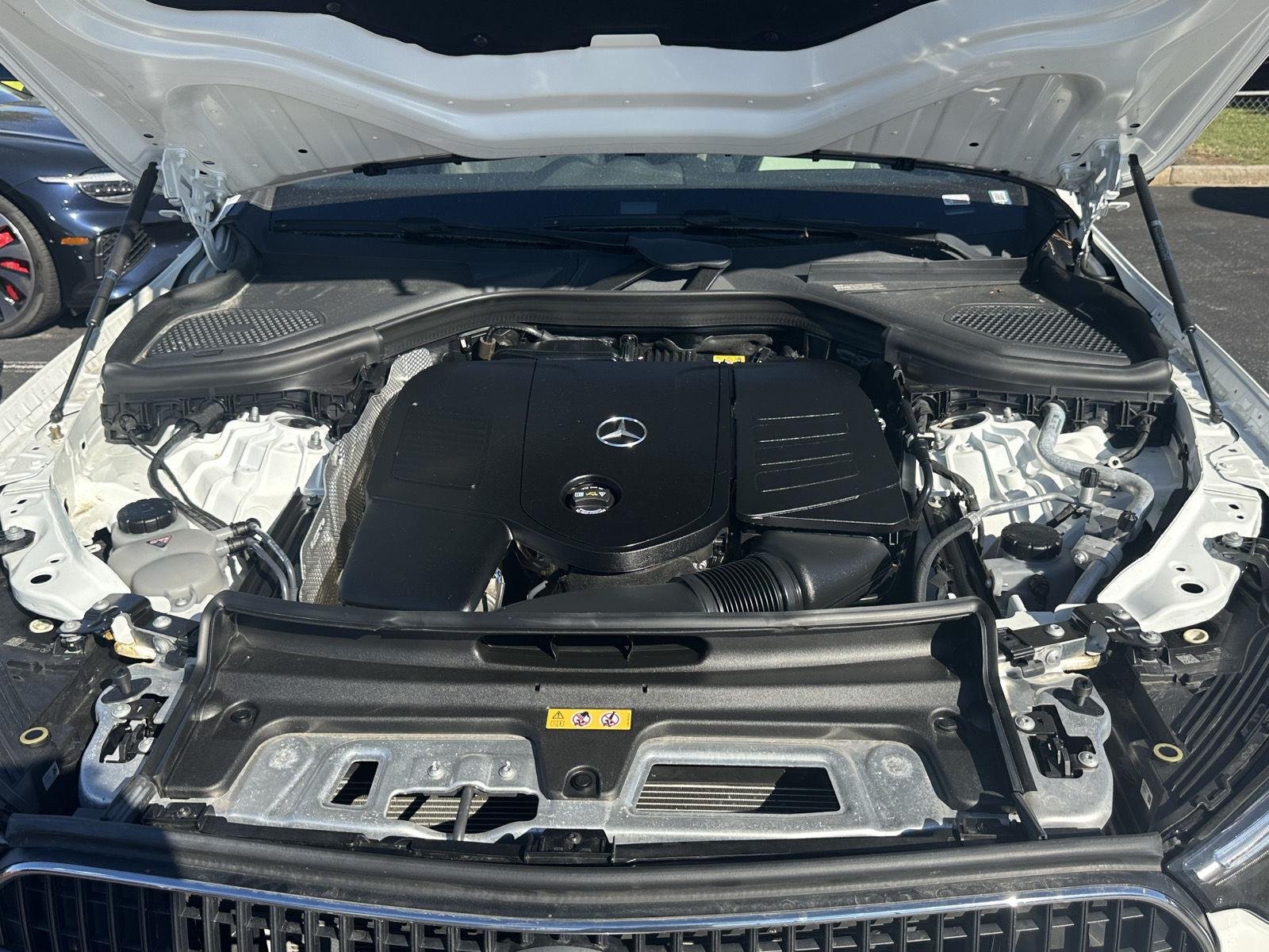 Used 2023 Polar White Mercedes-Benz GLC 300 image 40