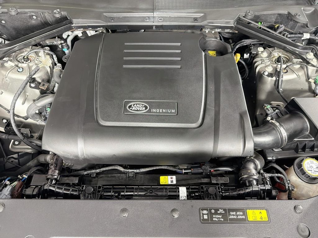 Used 2023 Silver Land Rover S image 32