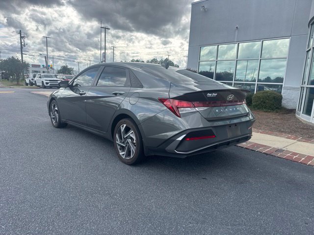 Used 2025 Gray Hyundai SEL Sport image 9