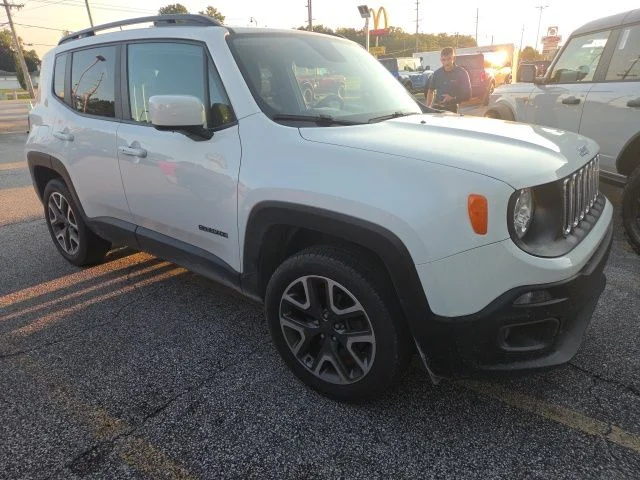 Used 2017 White Jeep Latitude image 2