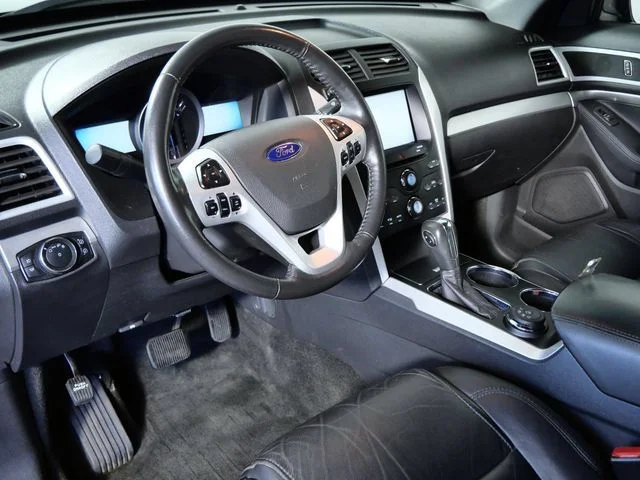 Used 2012 Black Ford XLT image 3