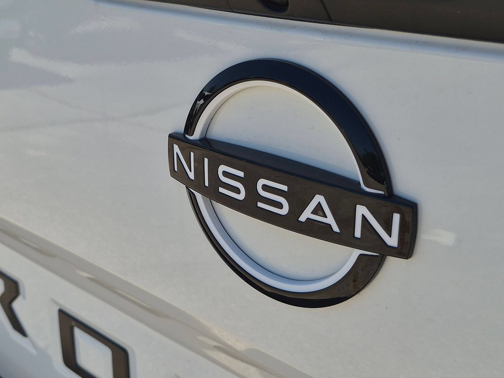 New 2026 Glacier White Nissan Crew Cab SV image 5