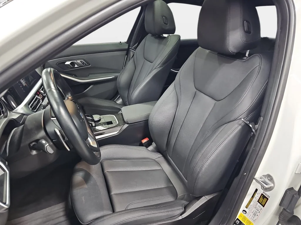 Used 2020 White BMW 330i xDrive image 17
